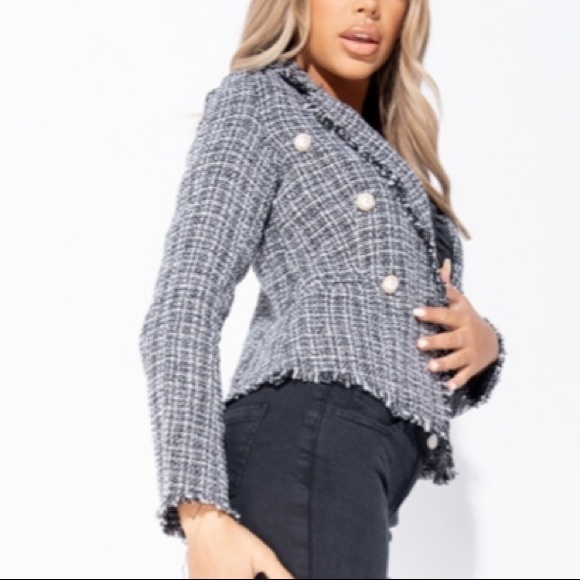 IT’S HERE!! 🛍 BLACK TWEED BLAZER - Picture 9 of 16